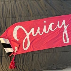 JUICY COUTURE REVERSIBLE SCARF